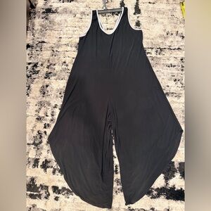 Chic Black Sleeveless Jumpsuit